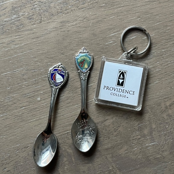 MUST GO Rhode Island Souvenirs - Two Spoons & Keychain - Picture 2 of 4
